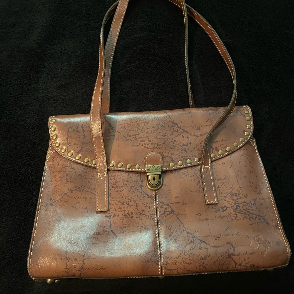 Patricia Nash leather shoulder bag. Pristine condition!